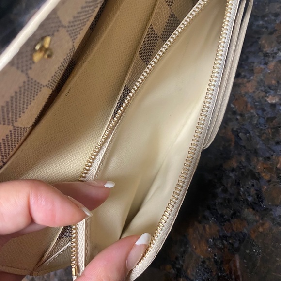 Louis Vuitton Emilie Wallet